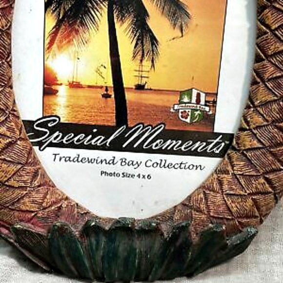Tradewind Bay Collection Free Standing Palm Trees Oval Frame 4x6 - Picture 3 of 9
